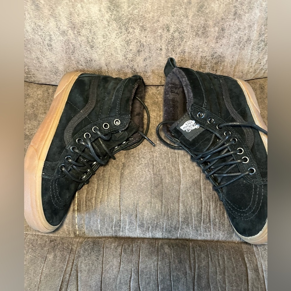 Men’s Vans Sk8-Hi MTE Black & Gum Suede Shoes - Picture 5 of 8